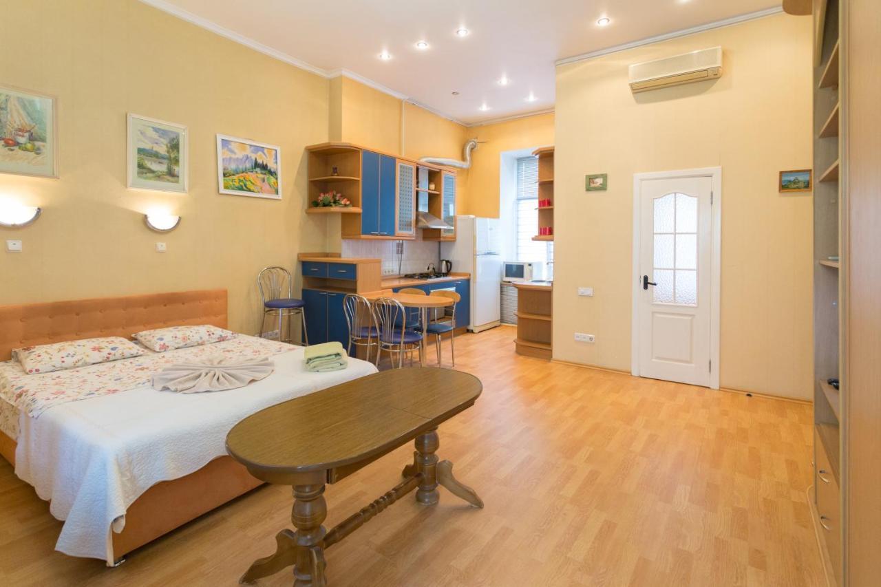 Central Area Apartments เคียฟ ภายนอก รูปภาพ